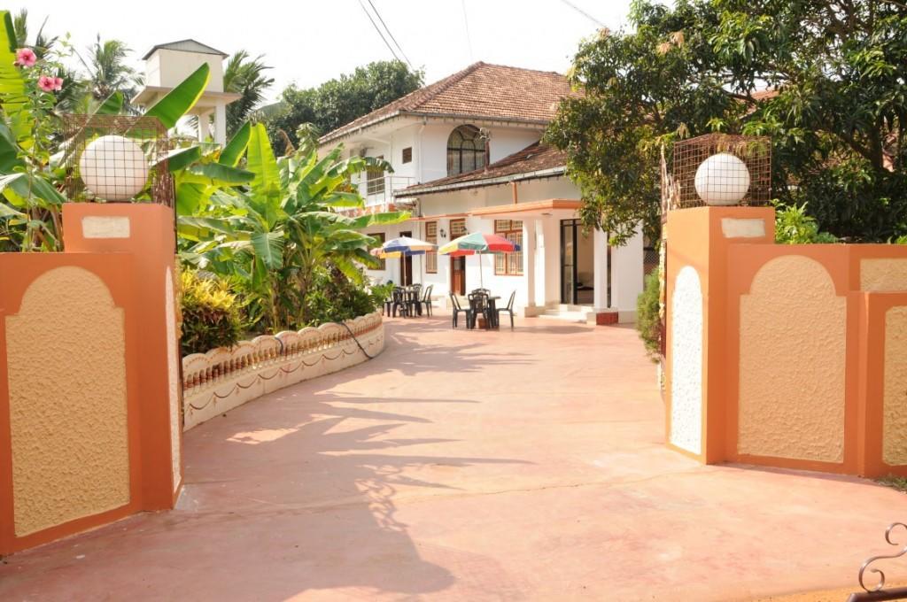 Sai Holiday Inn Jaffna Exterior foto